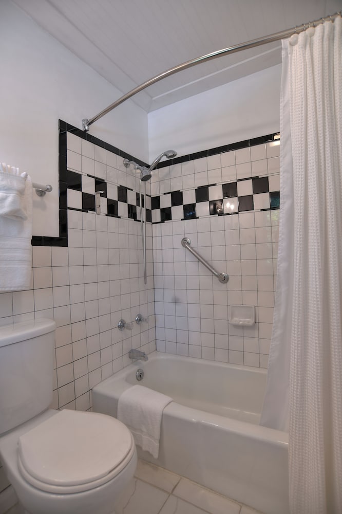 Blue Mountain Mist Country Inn 63/63