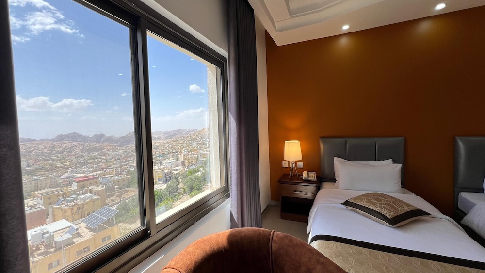 Tetra Tree Hotel 13/43