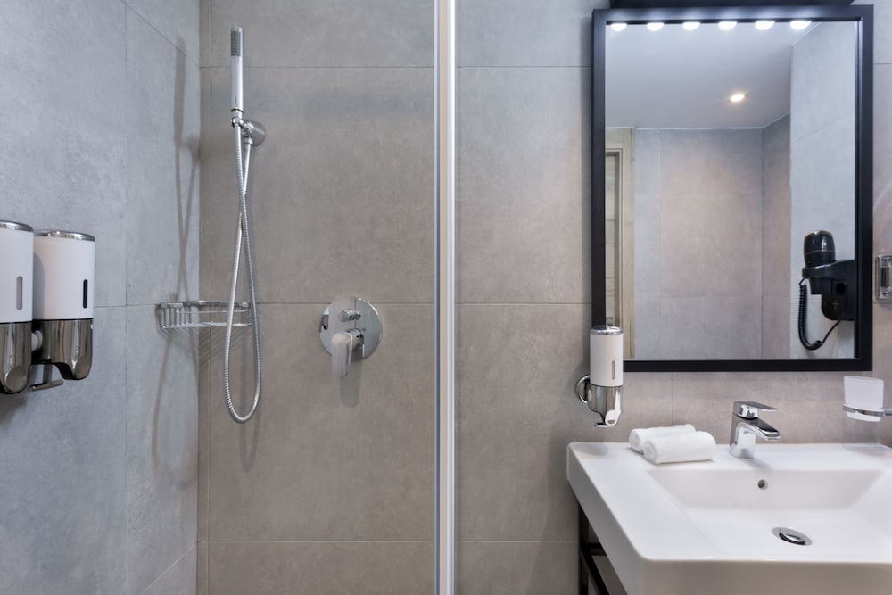 Azur Hotel by ST Hotels 42/42