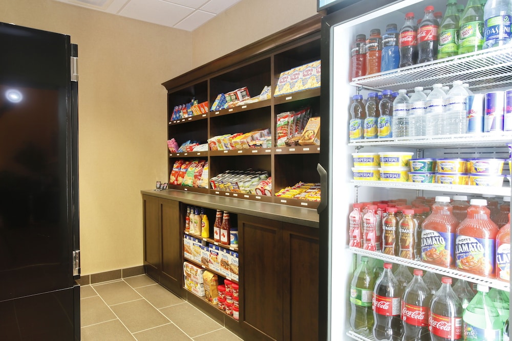 Pomeroy Inn & Suites Vegreville 12/34