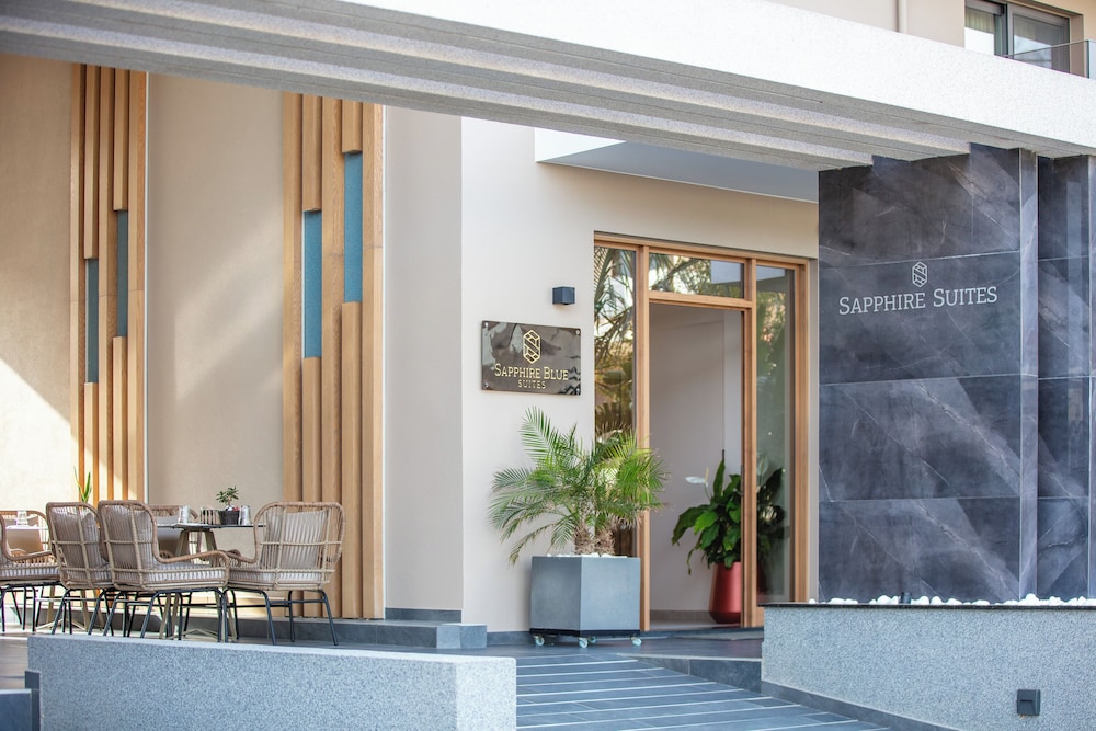 Sapphire Blue Suites 15/87