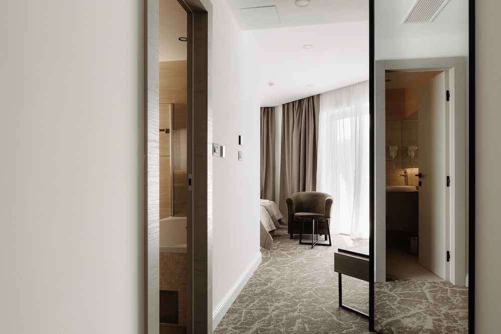 Hotel Fanat 5/76