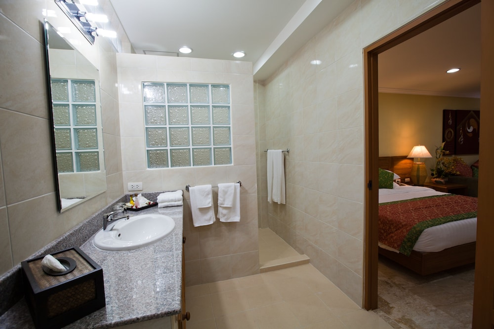 Baan Souy Resort 50/50