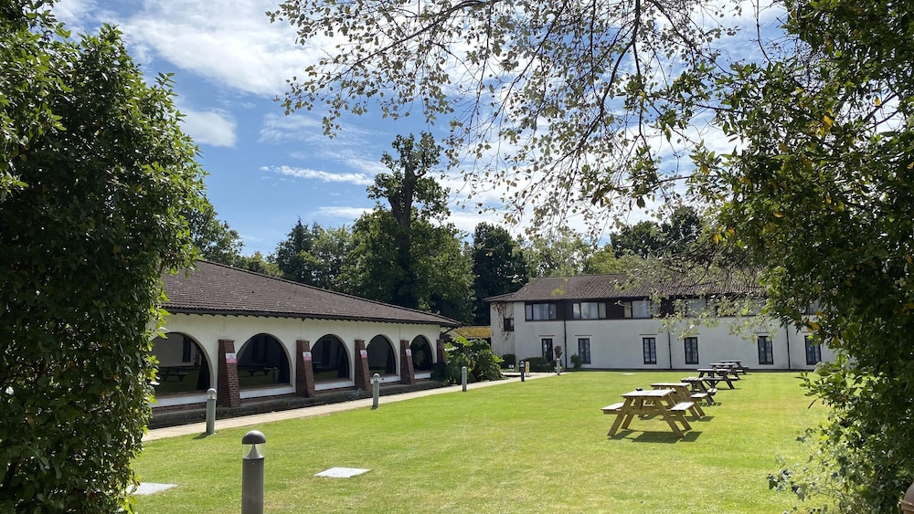 Europa Gatwick Hotel 44/50