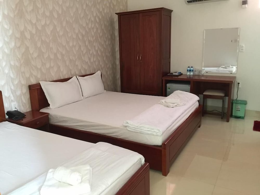 ROOM, TRIPLE