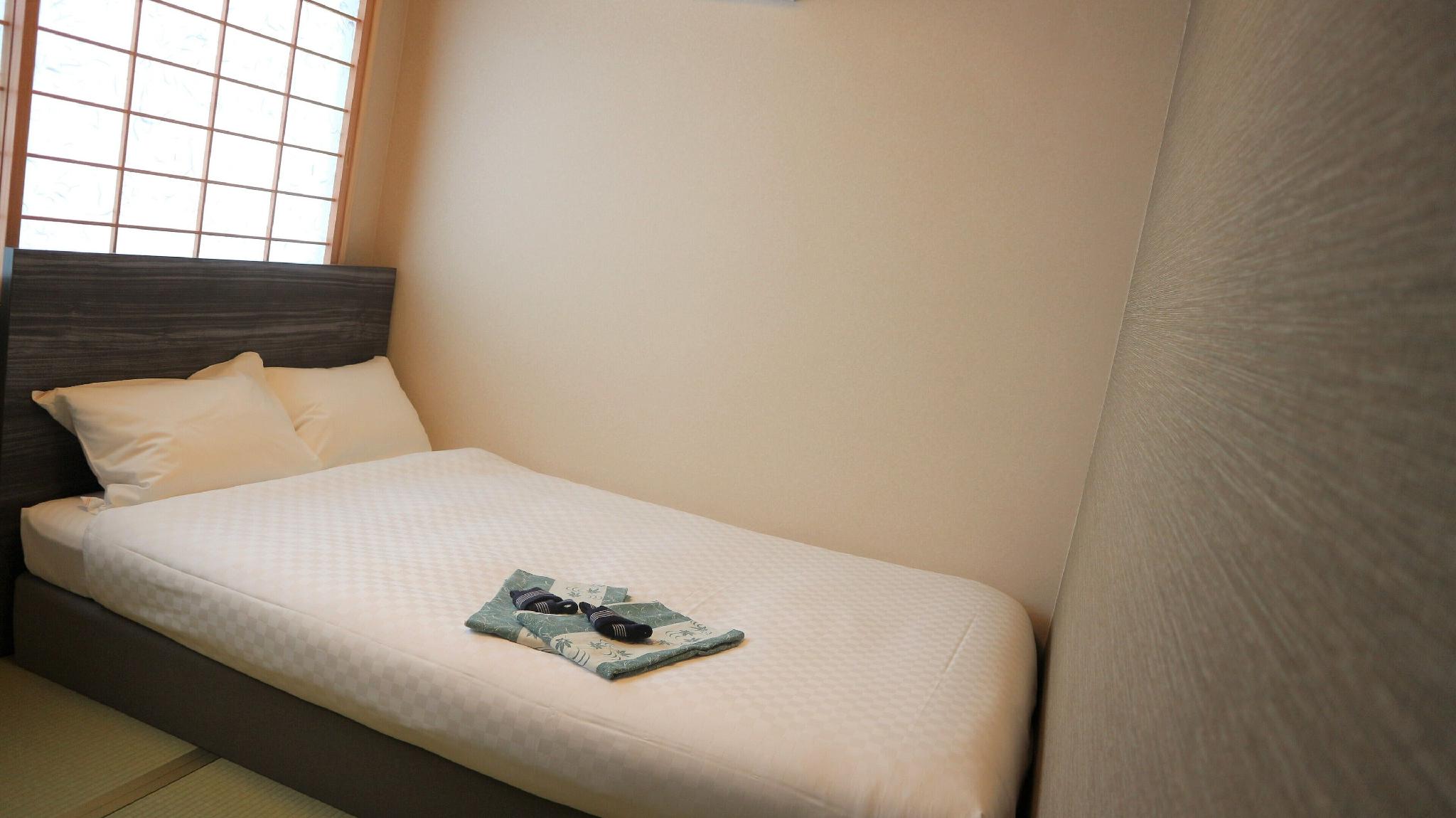Semi Room, Semi Double Bed