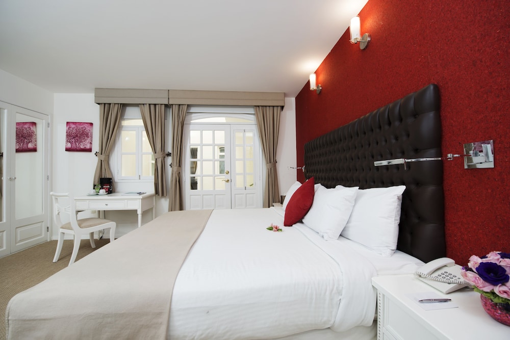 Casa Bonita Hotel and Luxury Residence 14/50