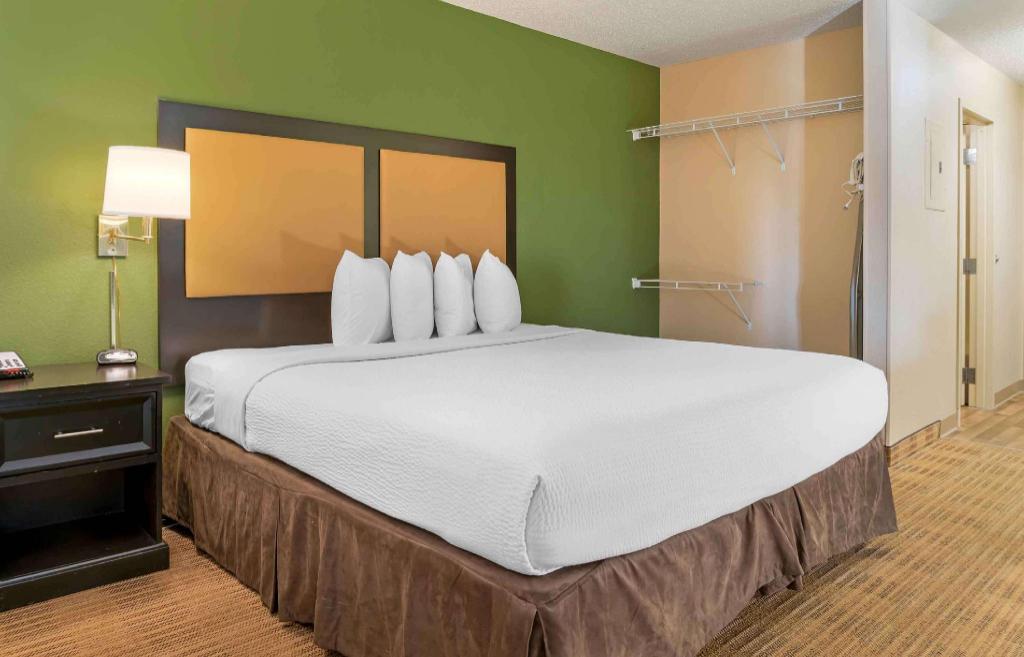 Deluxe, King Bed