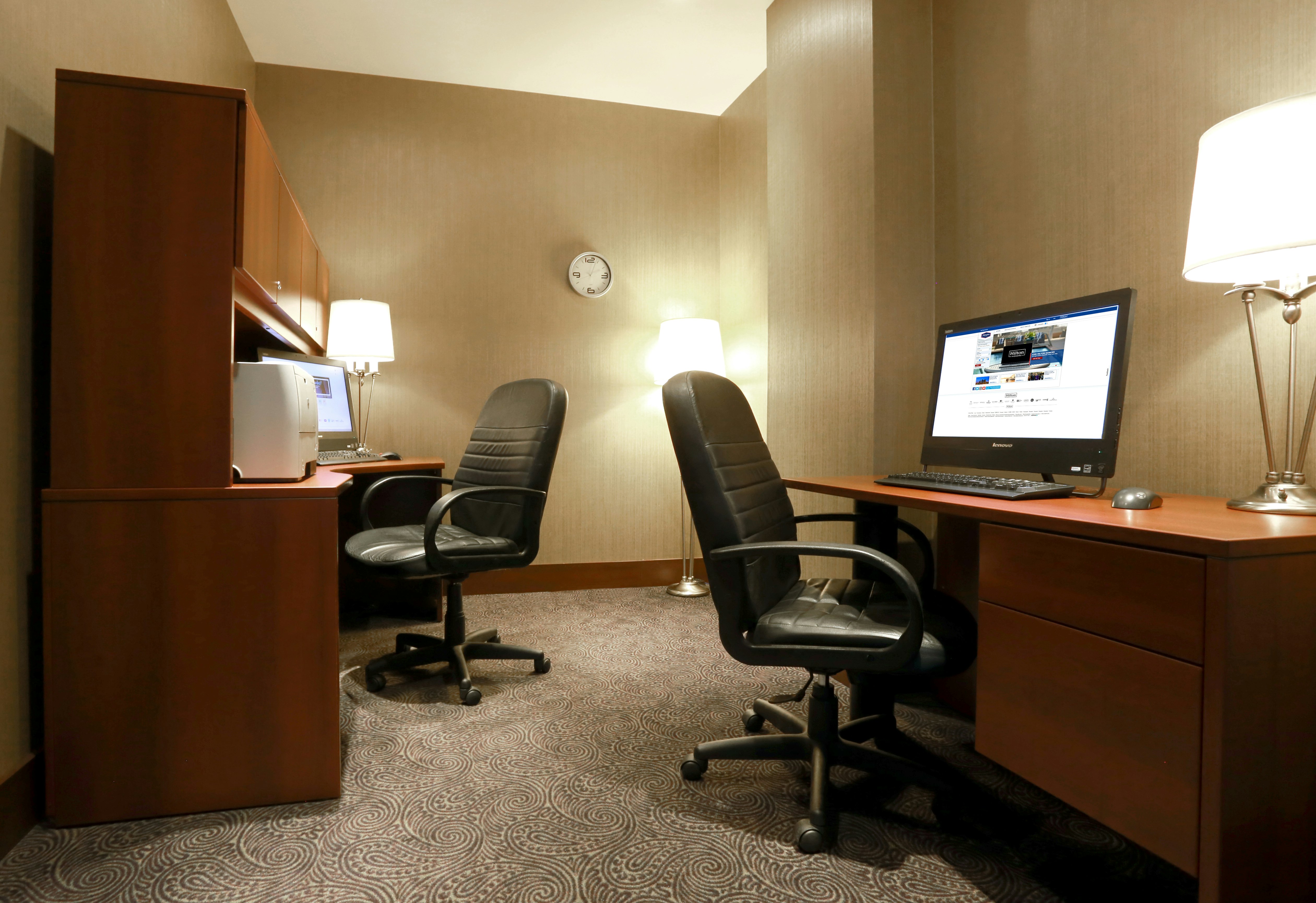 Hampton Inn and Suites by Hilton Laval 68/71