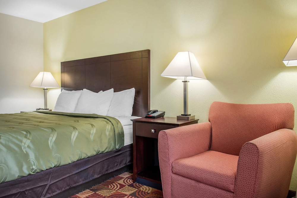 Quality Inn Bloomington Near University 33/39