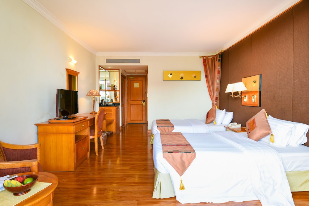 Deluxe, Twin Beds, ANGKOR CENTURY RESORT AND SPA 2/6