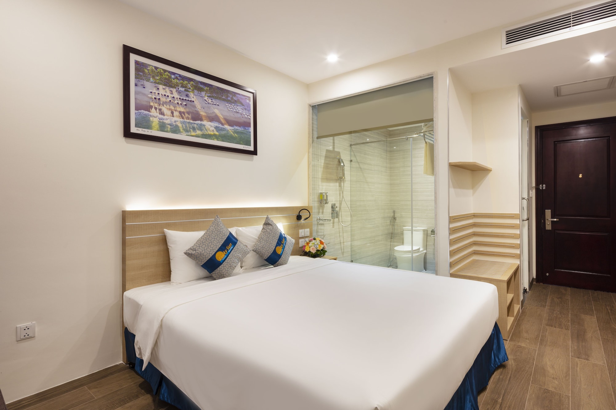 DELUXE, DOUBLE BED, CITY VIEW