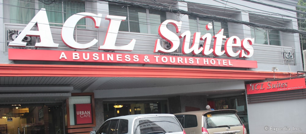 Acl Suites 2/41