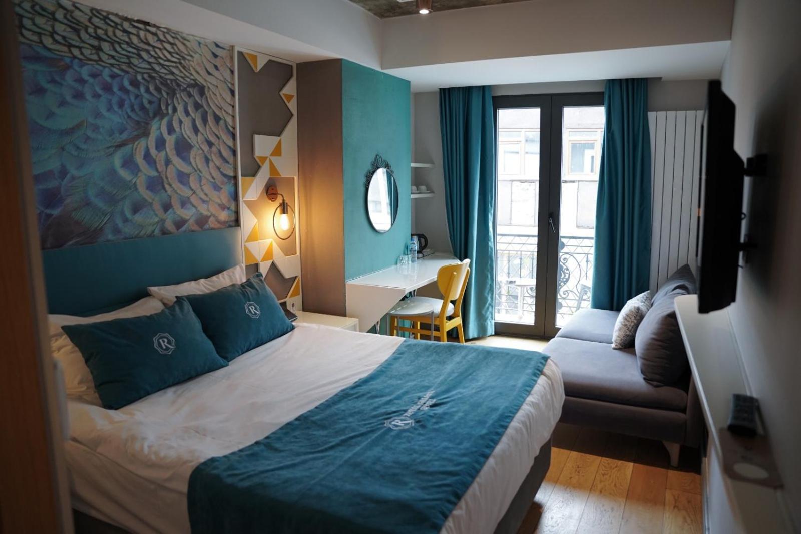 Deluxe, Double Bed