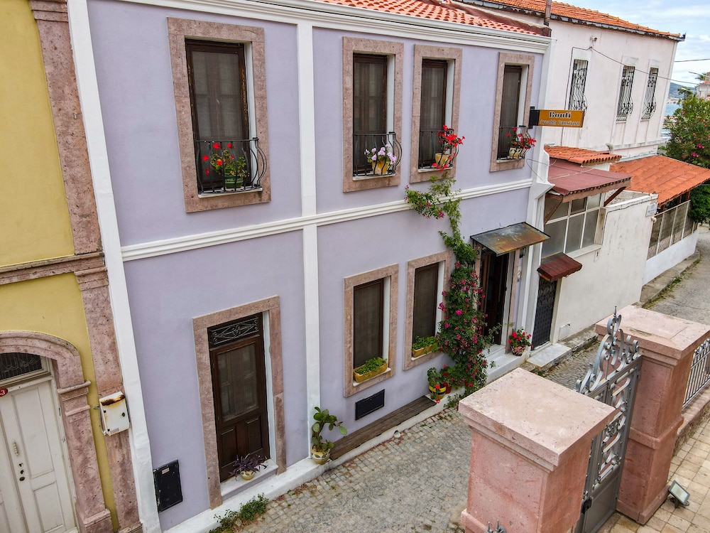 Bouti Ayvalik Otel 5/50