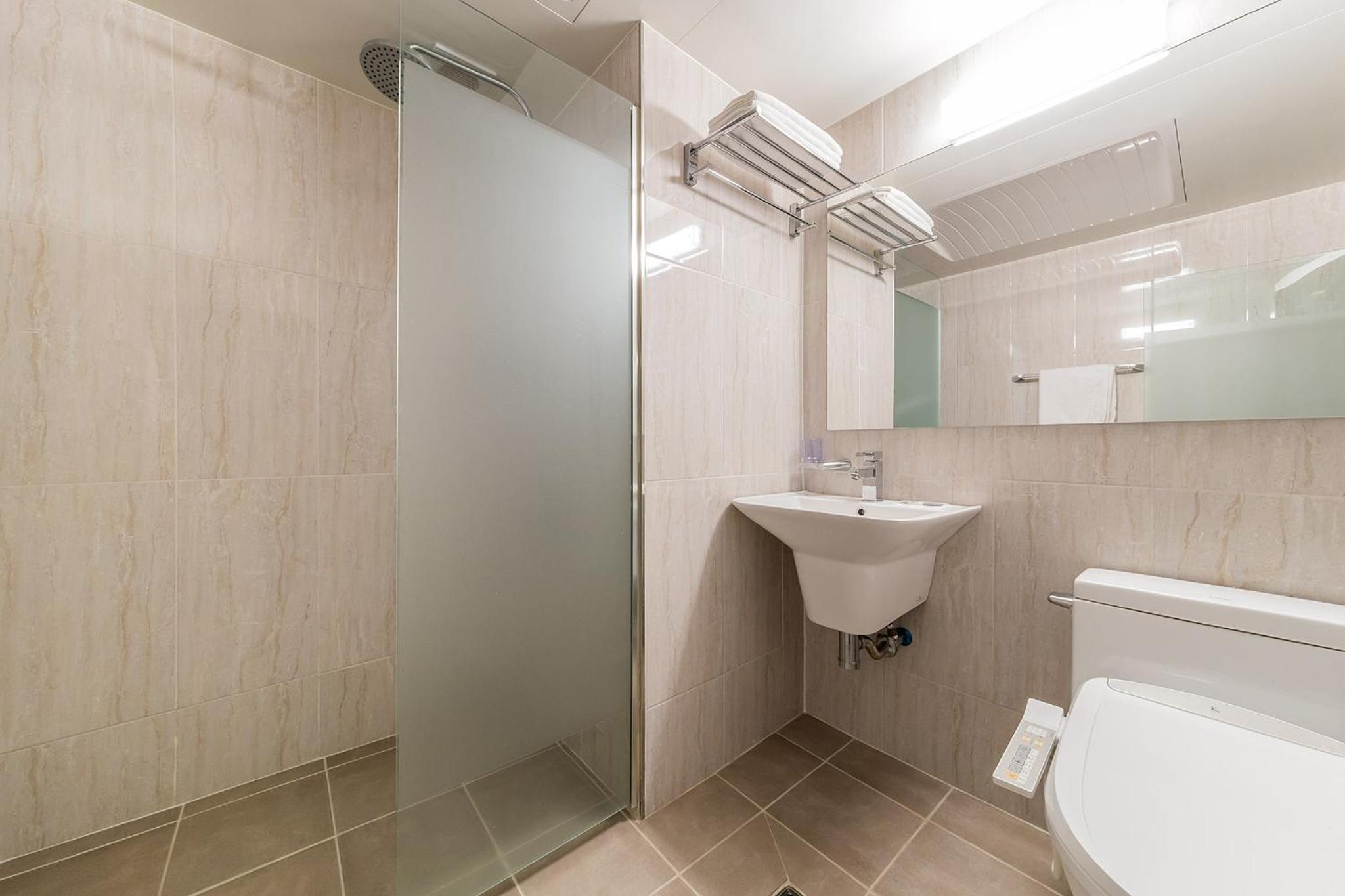 غرفة قياسية بسرير مزدوج، Pyeongtaek Stay Hotel 5/5
