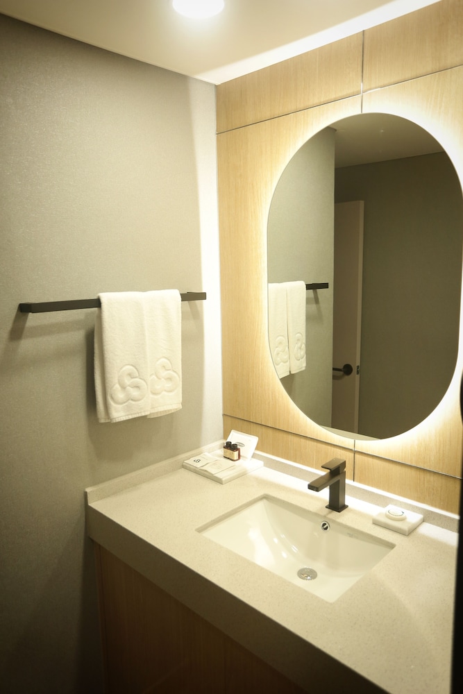 Gumi Century Hotel 48/50