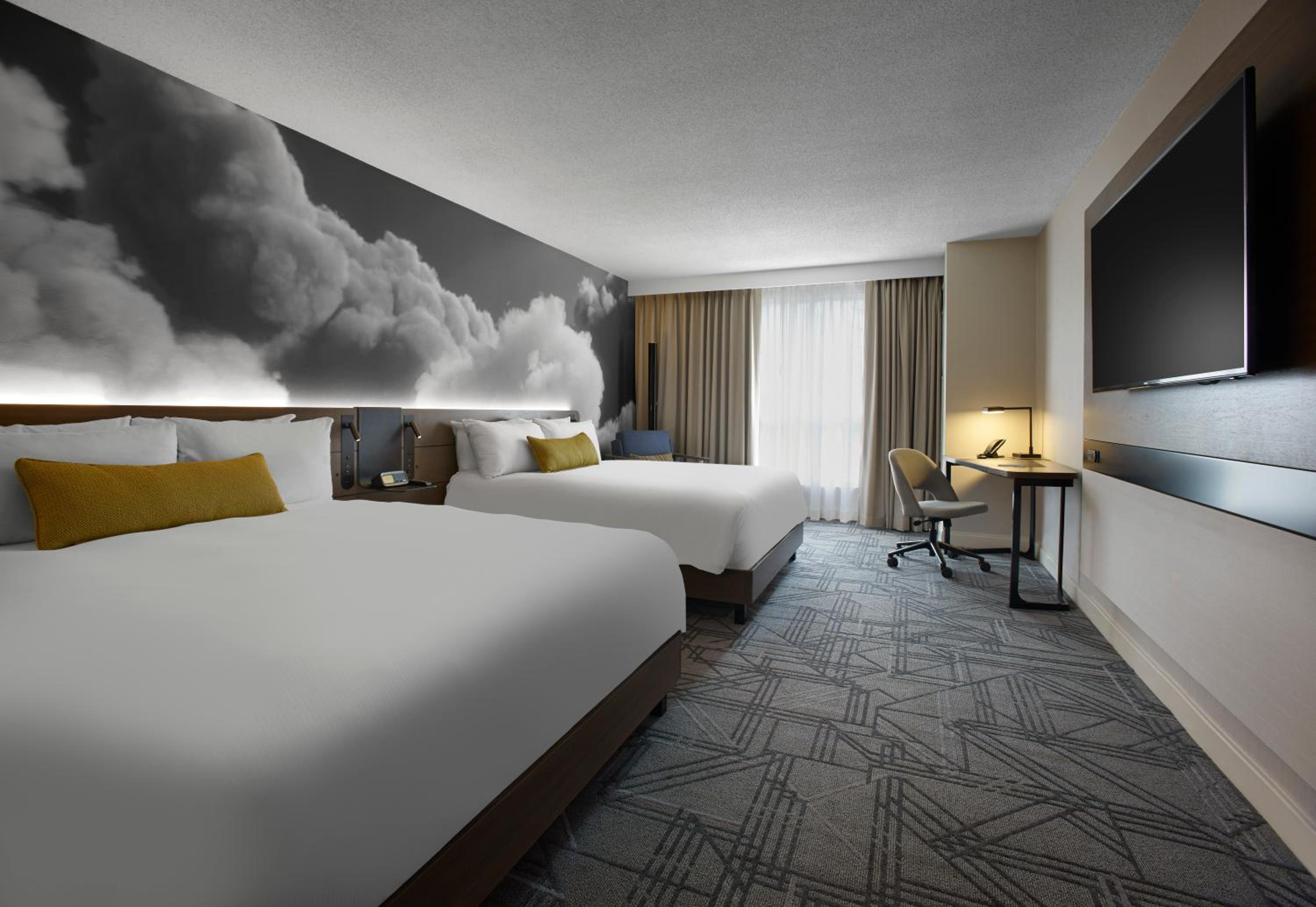 Superior, King Bed, 2 Queen Beds