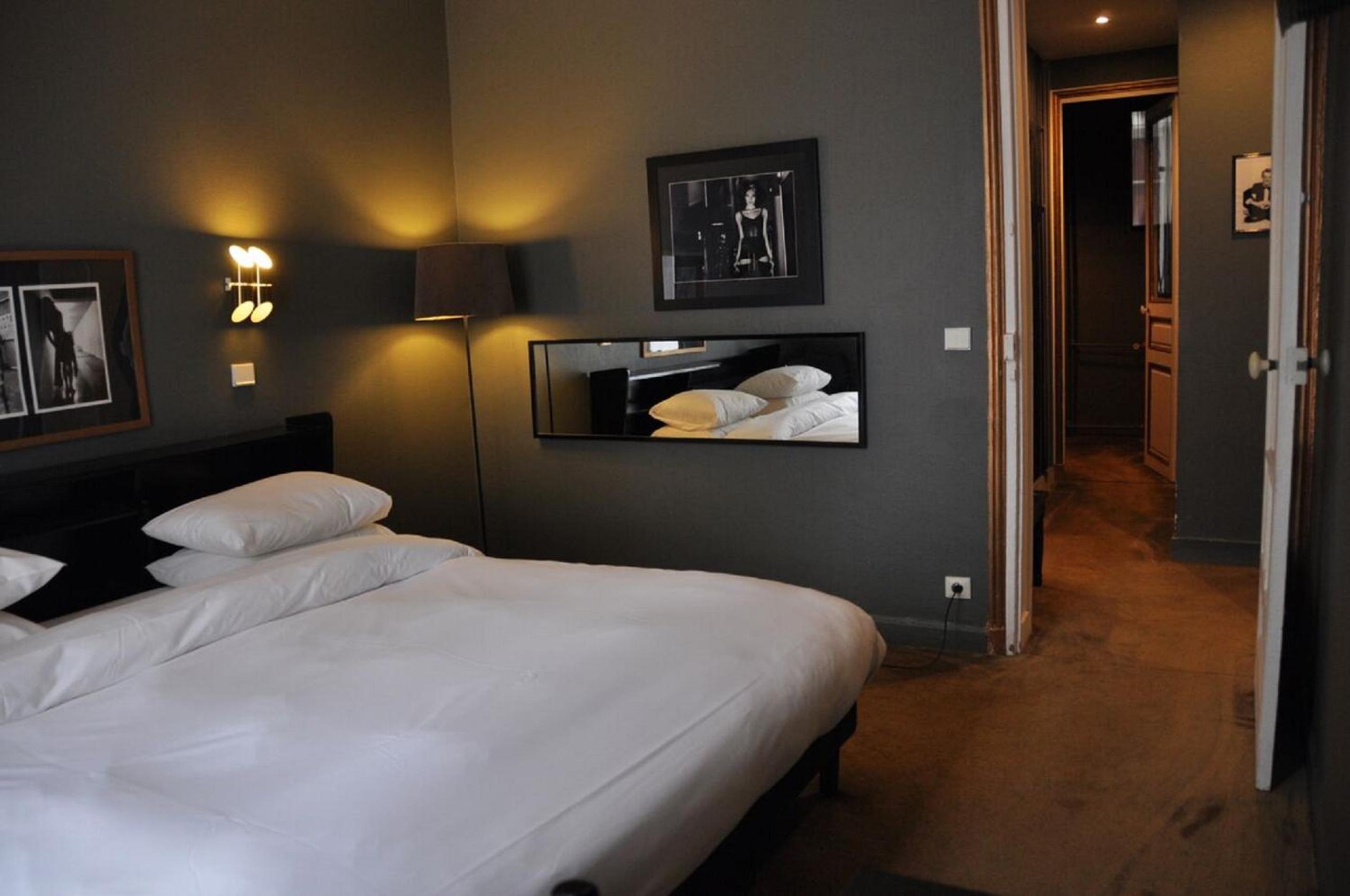 SUPERIOR, DOUBLE OR TWIN BED