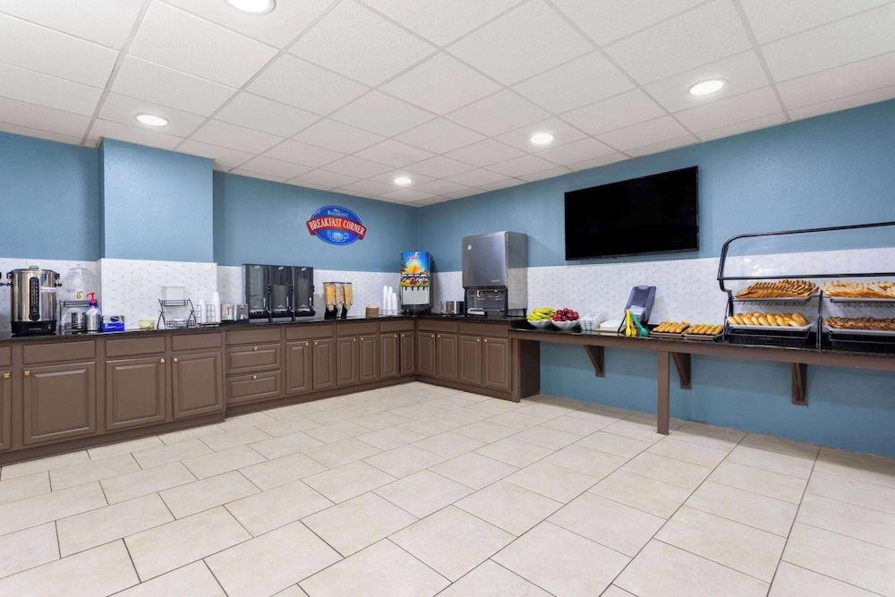 Baymont by Wyndham Orlando-International Dr-Universal Blvd 30/50