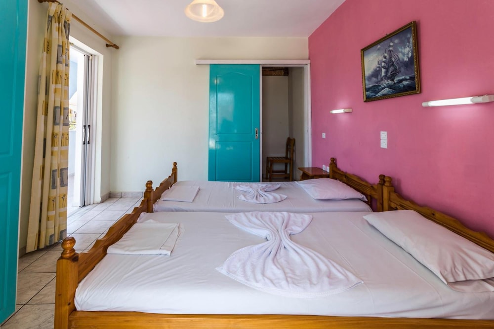 Vossos Hotel Apartments 12/41