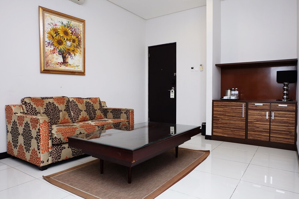 Royal Hotel Kt 28/35
