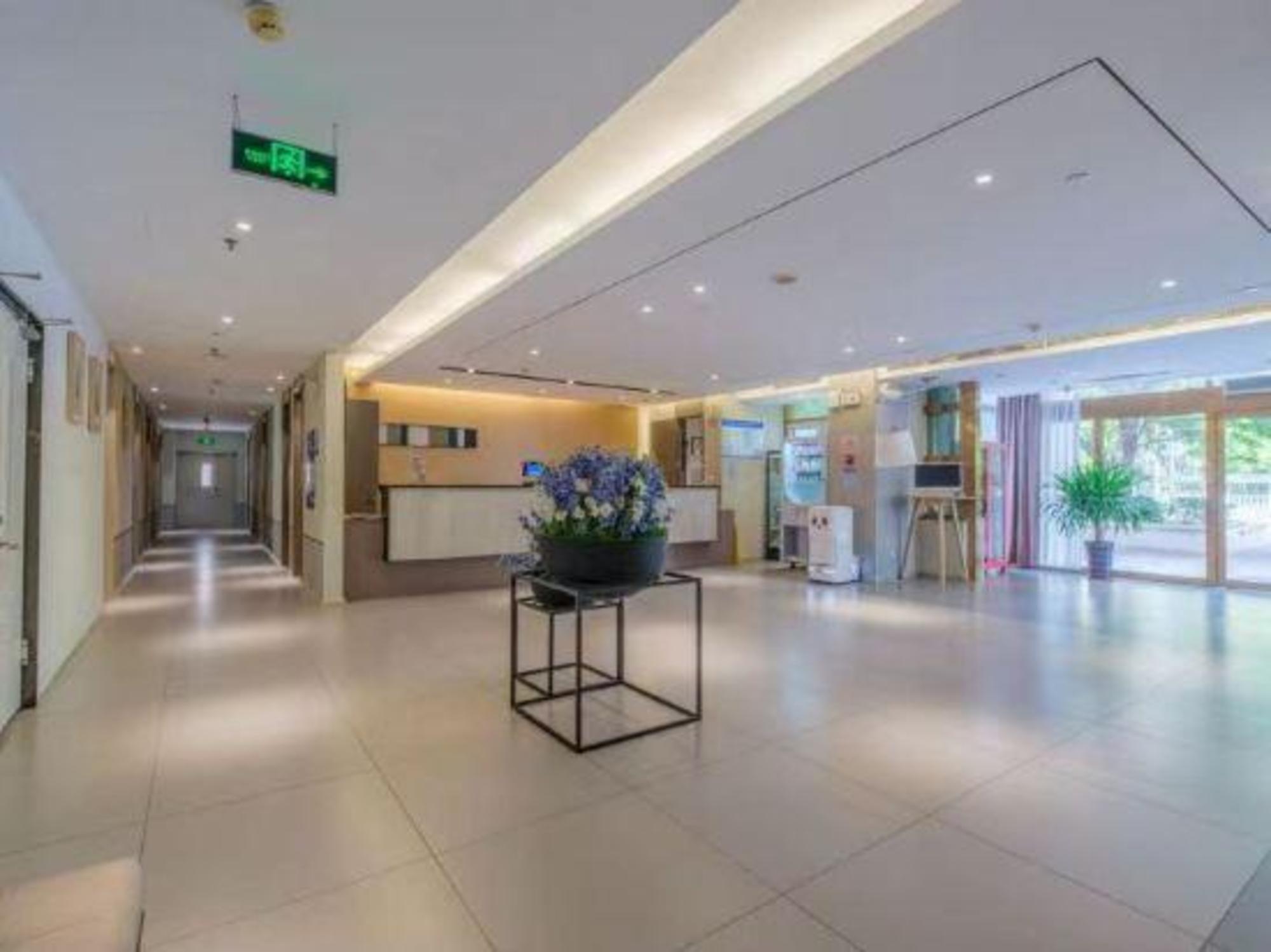 Home Inn (Tianjin West Railway Station) 7/25
