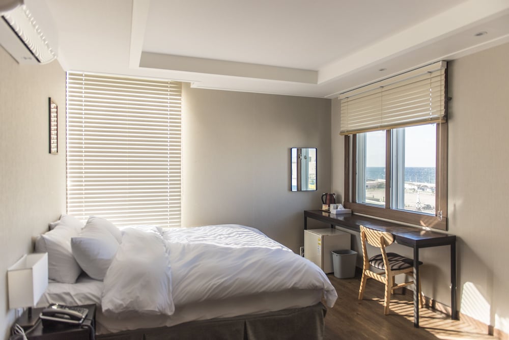 CHECK INN HOTEL JEJU 9/43