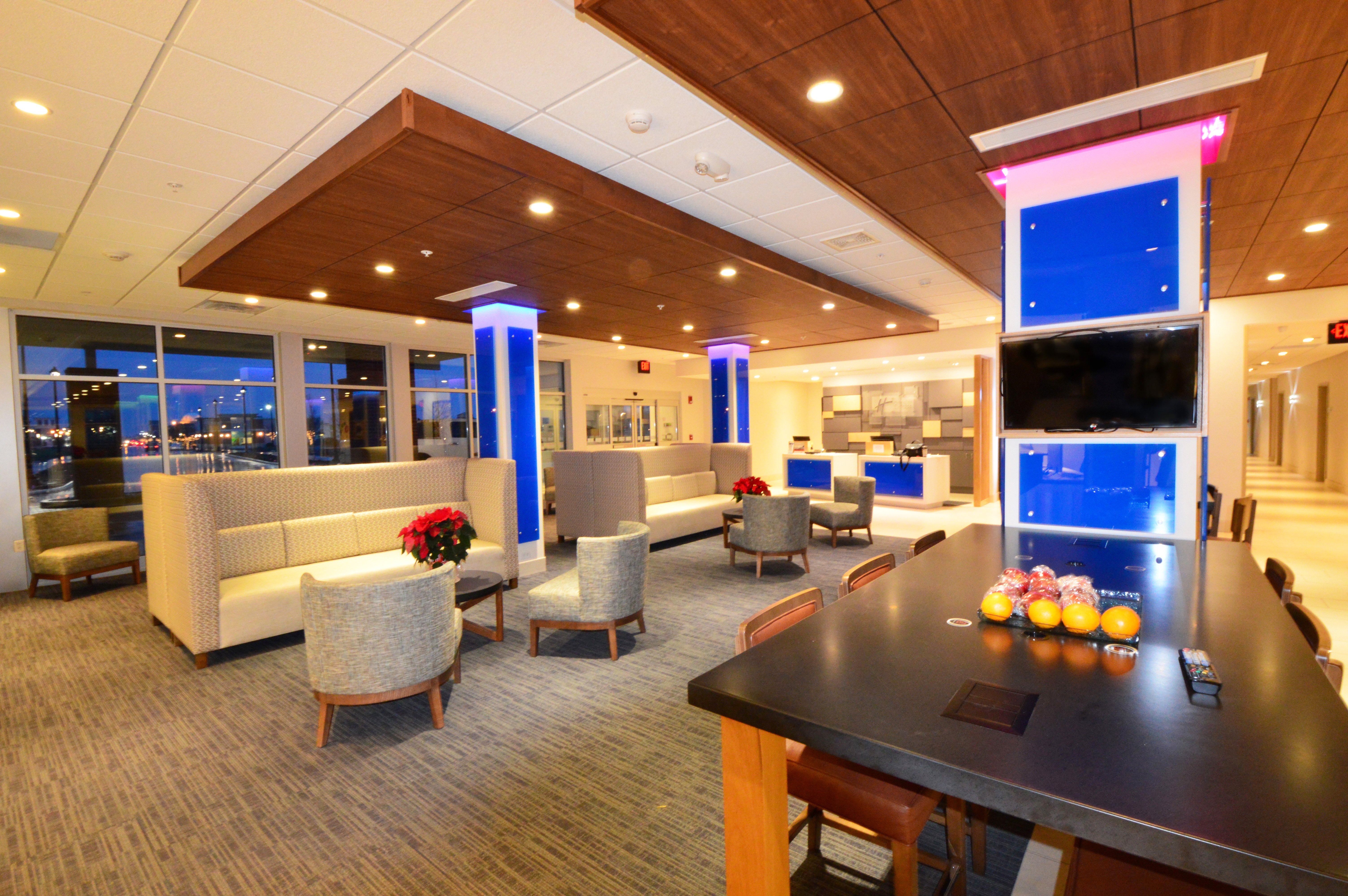 HOLIDAY INN EXPRESS & SUITES TOLEDO SOUTH - PERRYSBURG 29/53