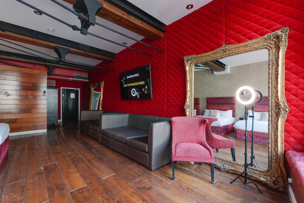 Signature Living Apart Hotel 30/57