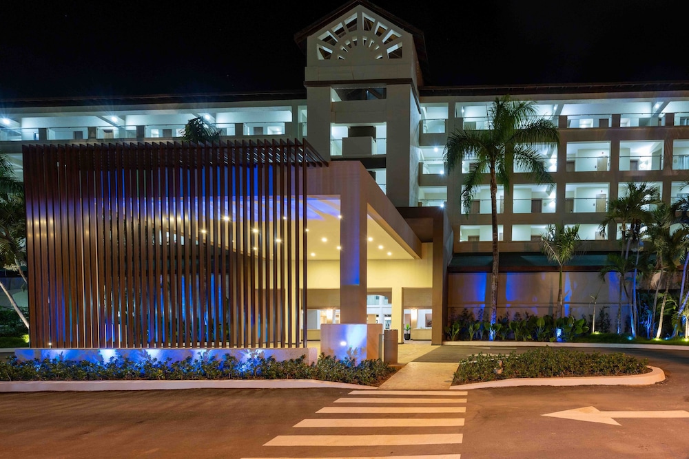 Coral Costa Caribe Beach Resort - All Inclusive 8/101