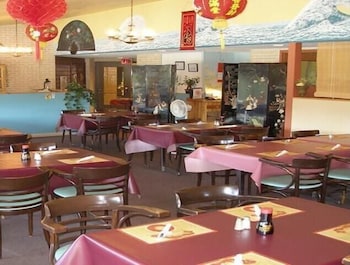 Lively Inn & Suites 41/61