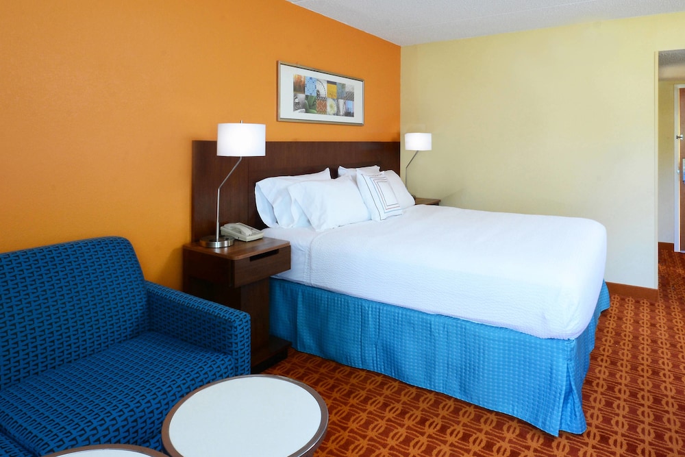 Fairfield Inn And Suites Winston Salem Hanes Mall 14/71