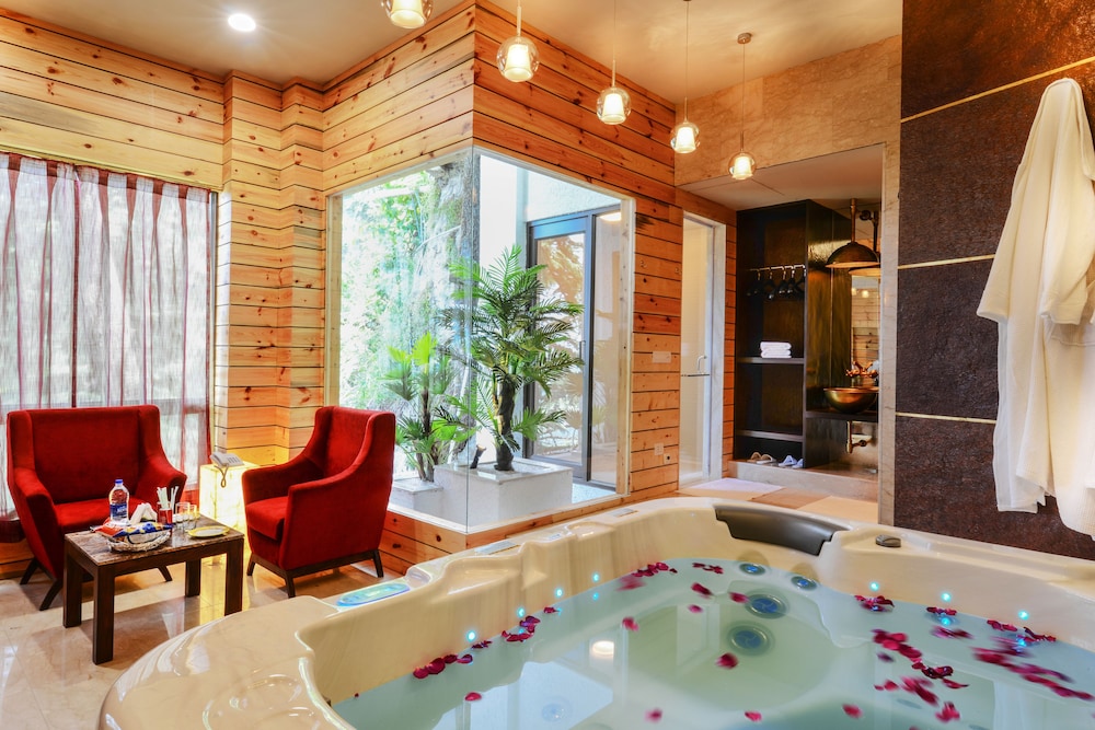 Honeymoon Inn 20/53