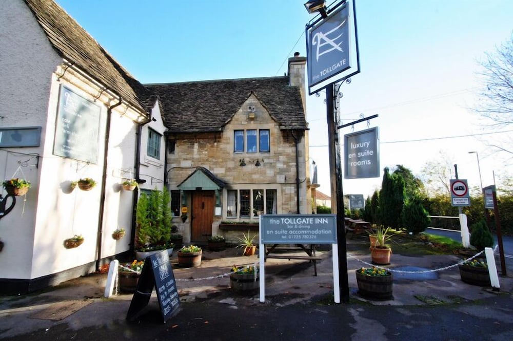 The Tollgate Inn 27/35