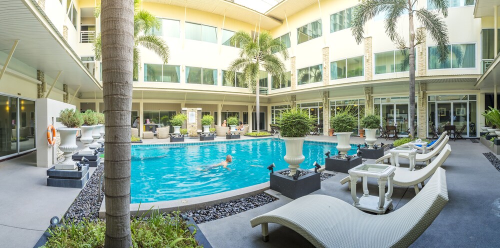 Qiu Hotel Sukhumvit 44/50