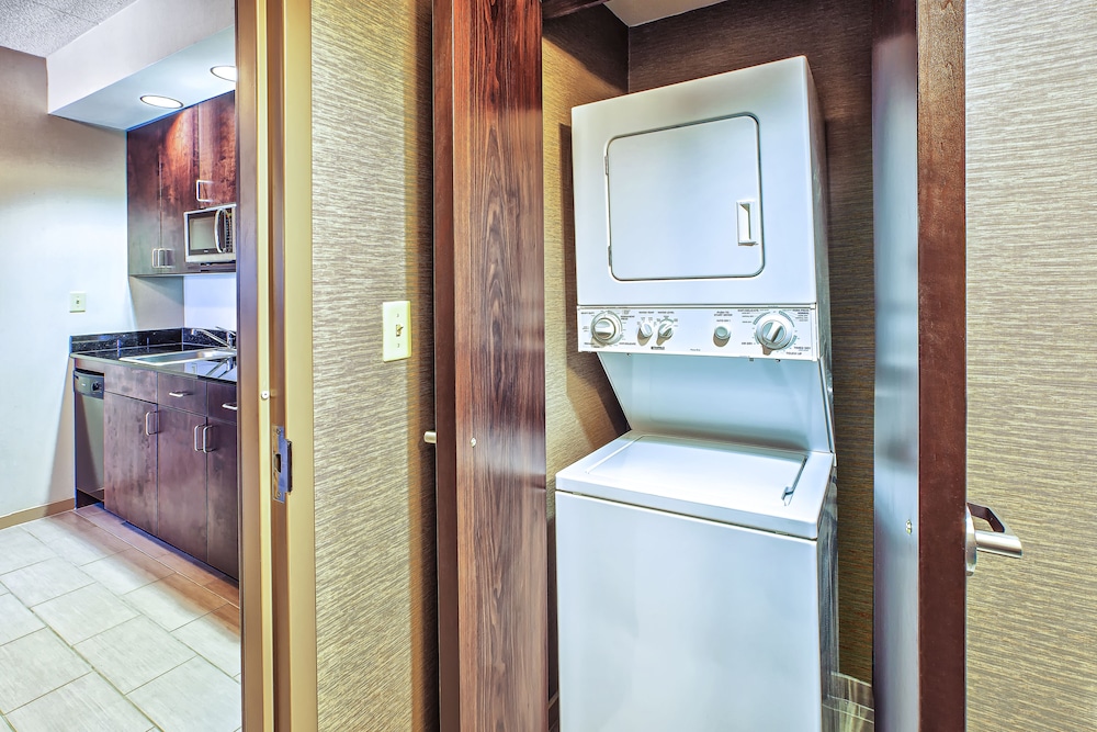Holiday Inn Express & Suites Dayton South - I-675 12/48