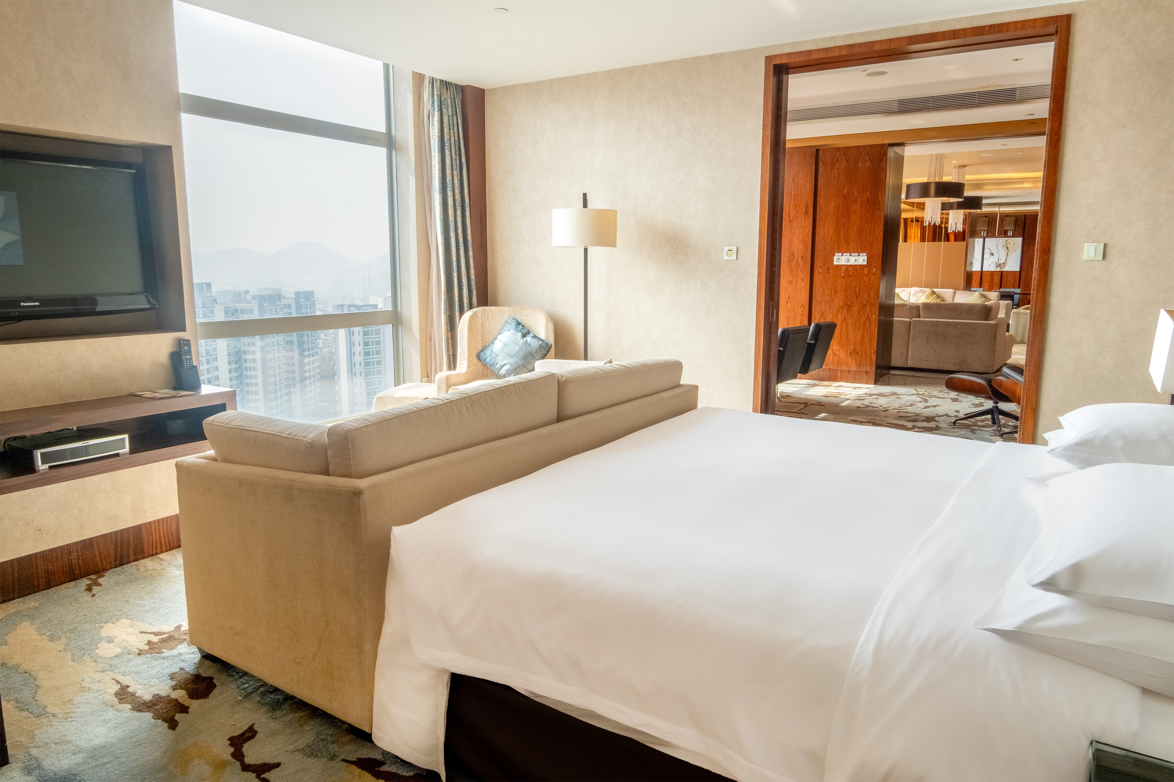 Crowne Plaza Zhongshan Wing on City 17/50