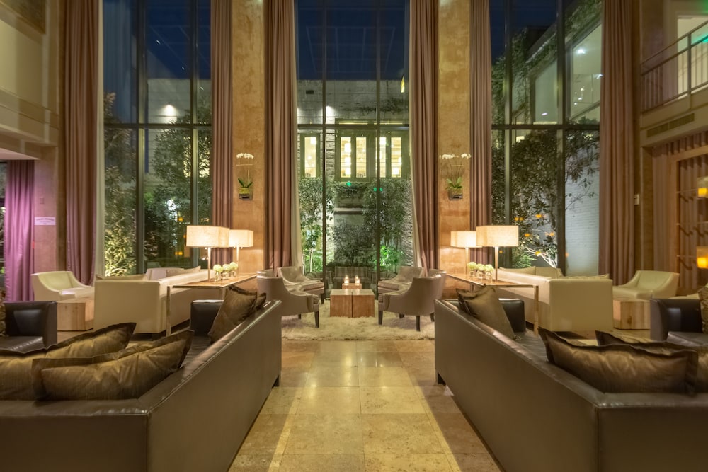 Proximity Hotel 44/71