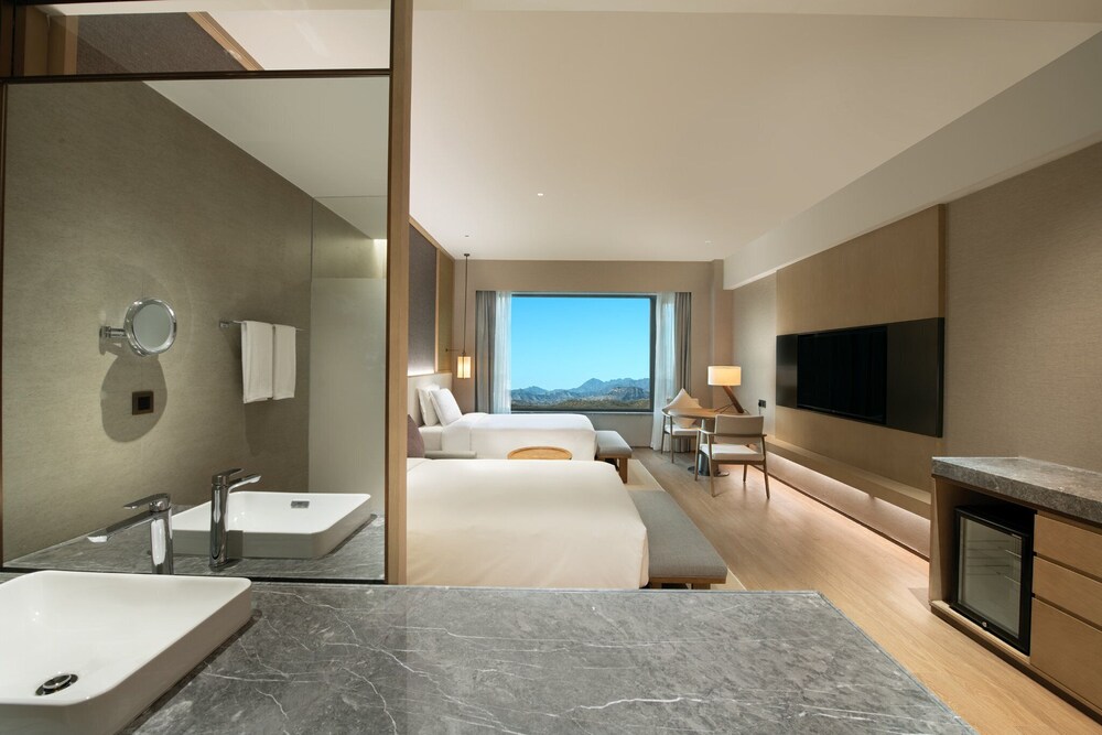 Crowne Plaza Zunhua Hot Spring Town 22/71
