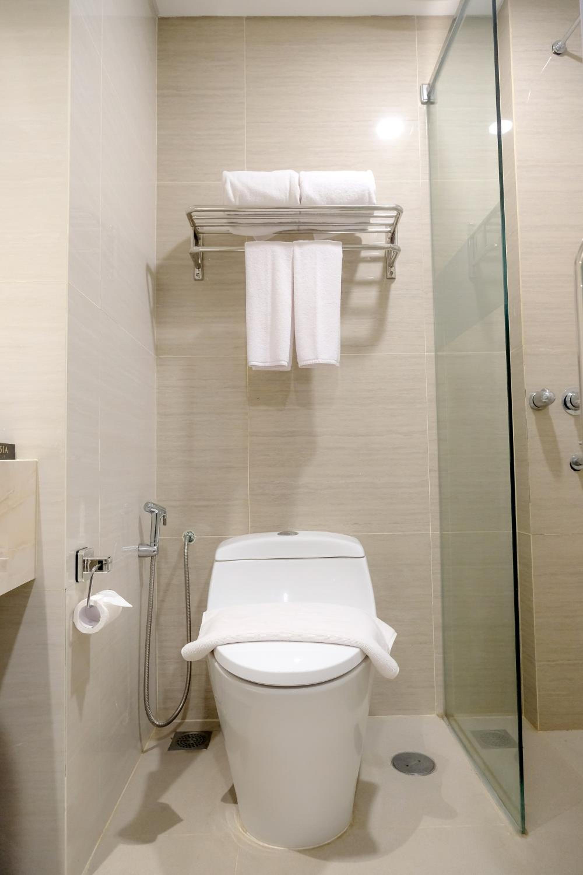 Azana Asia Hotel Cilacap 36/38
