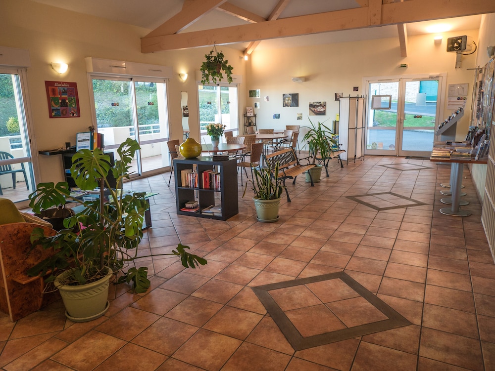 restaurant-cafeteria