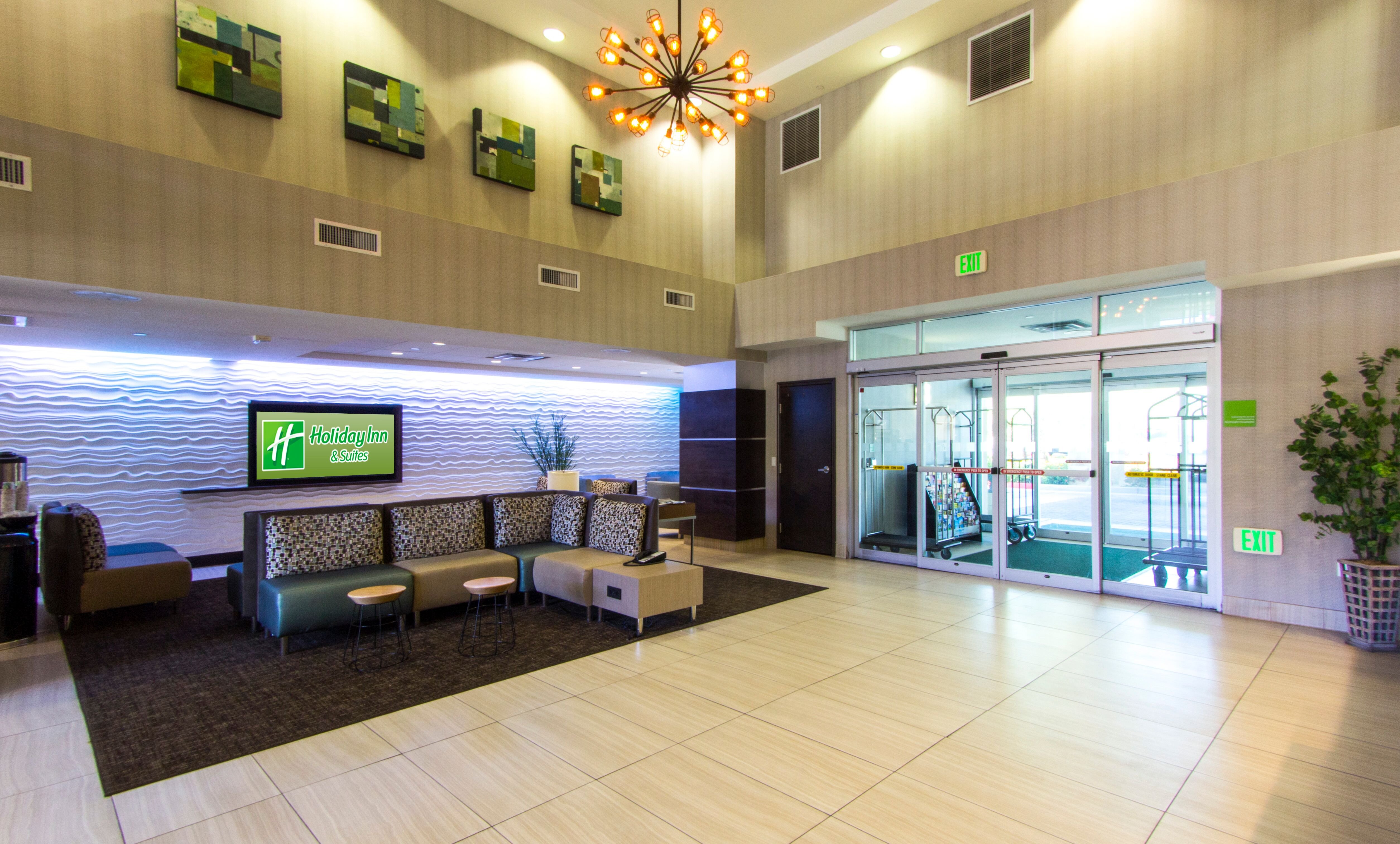 Holiday Inn And Suites Scottsdale North Airpark Ex Wingate By Wyndham Scottsdale 30/50