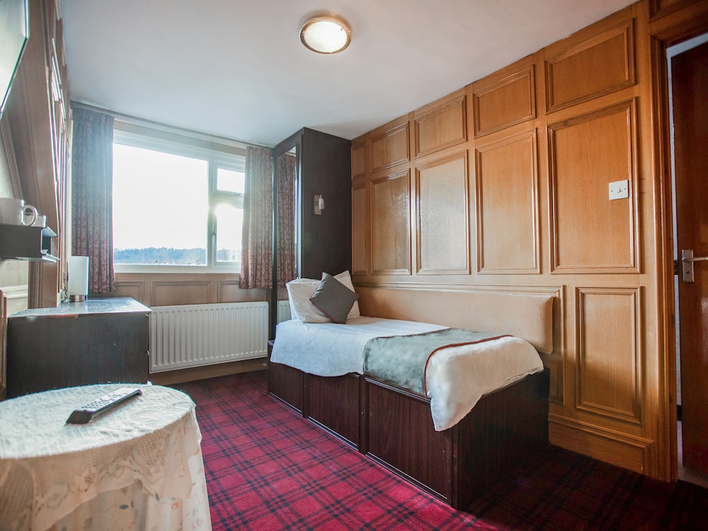 Rowers Hotel 10/48