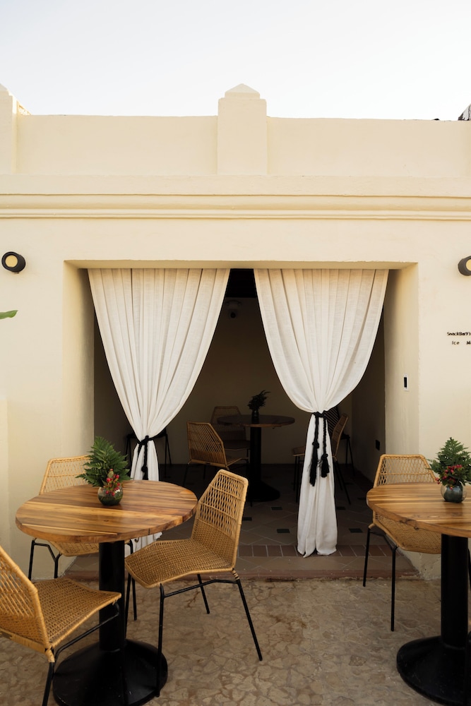Privado Selfservice Boutique Rooms 34/46