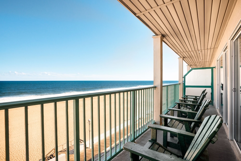 Days Inn by Wyndham Ocean City Oceanfront 37/64
