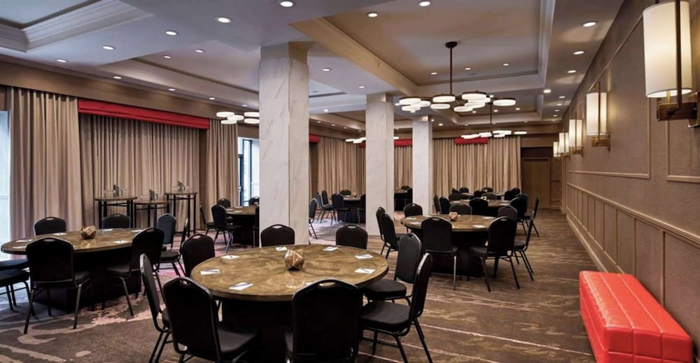 Sonesta Hotel Baltimore Inner Harbor 43/60