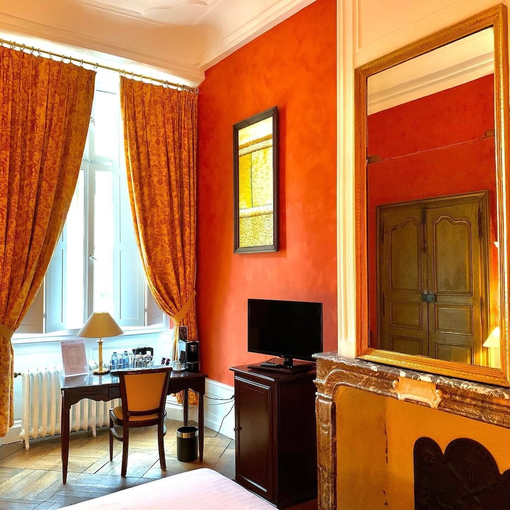 Hotel D haussonville 30/41