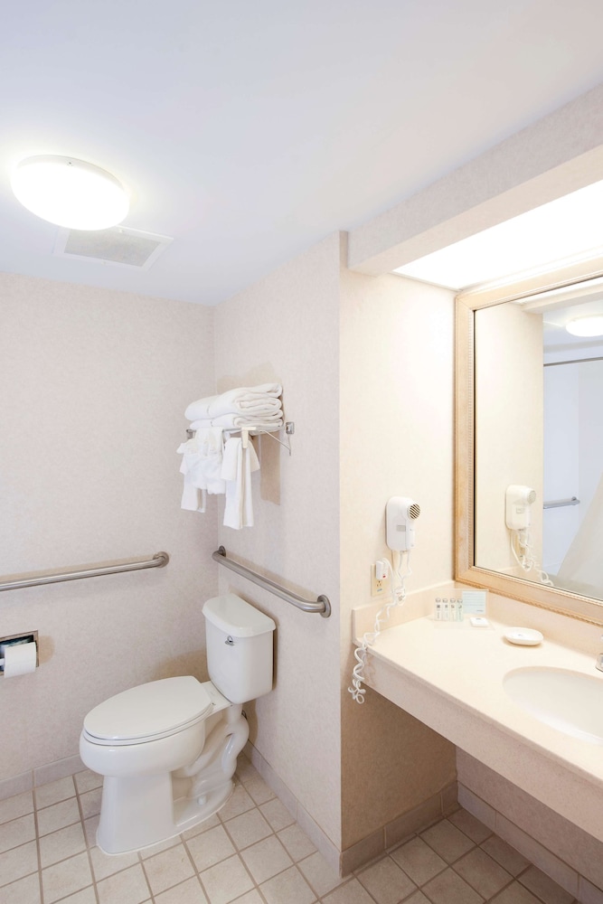 Hampton Inn & Suites St. Louis/Chesterfield 18/81
