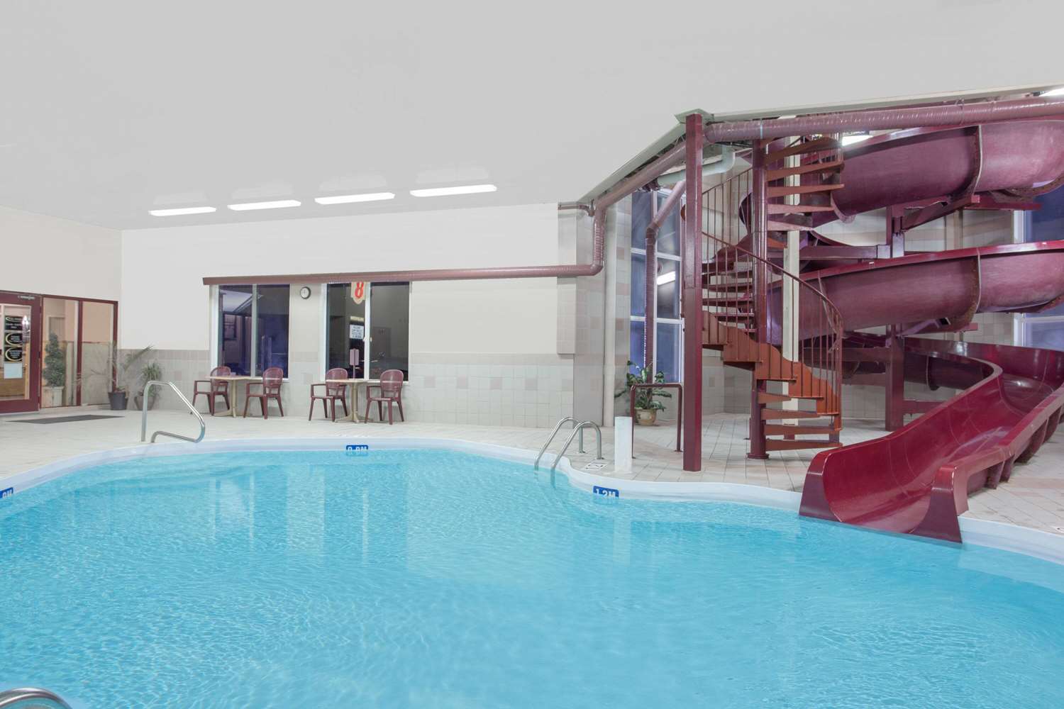 swimming pool spa